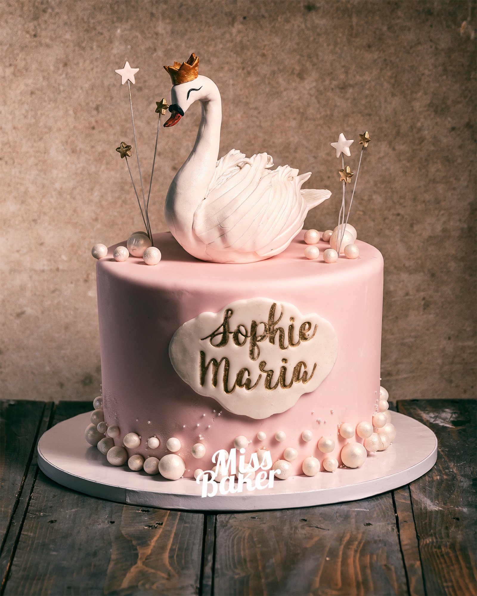 Toturi pentru copii — roz pastel mat, lebădă sculptată, perle sidefate — Miss Baker Constanța