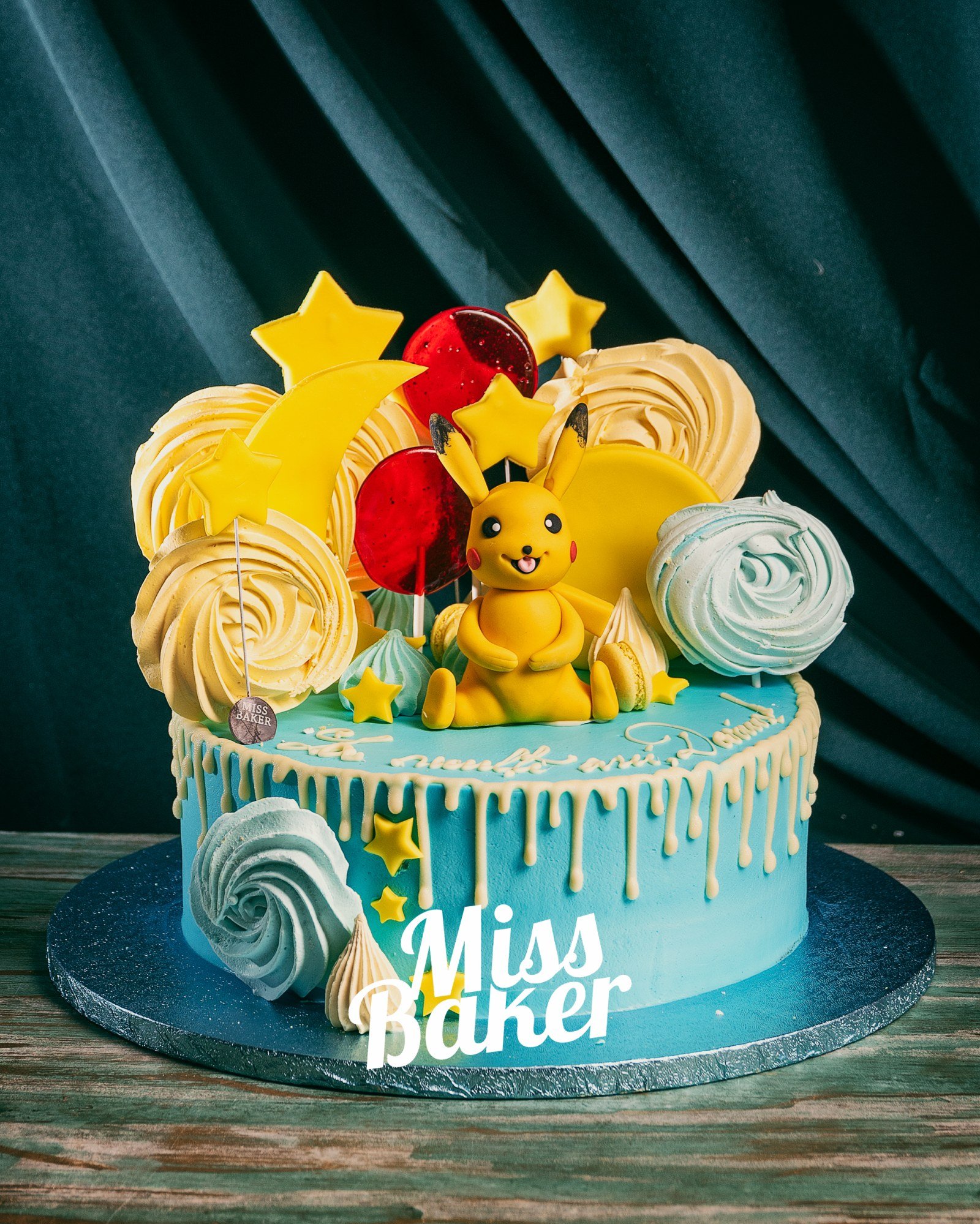 Toturi pentru copii — figurina Pikachu, stea galbenă, lună galbenă — Miss Baker Constanța