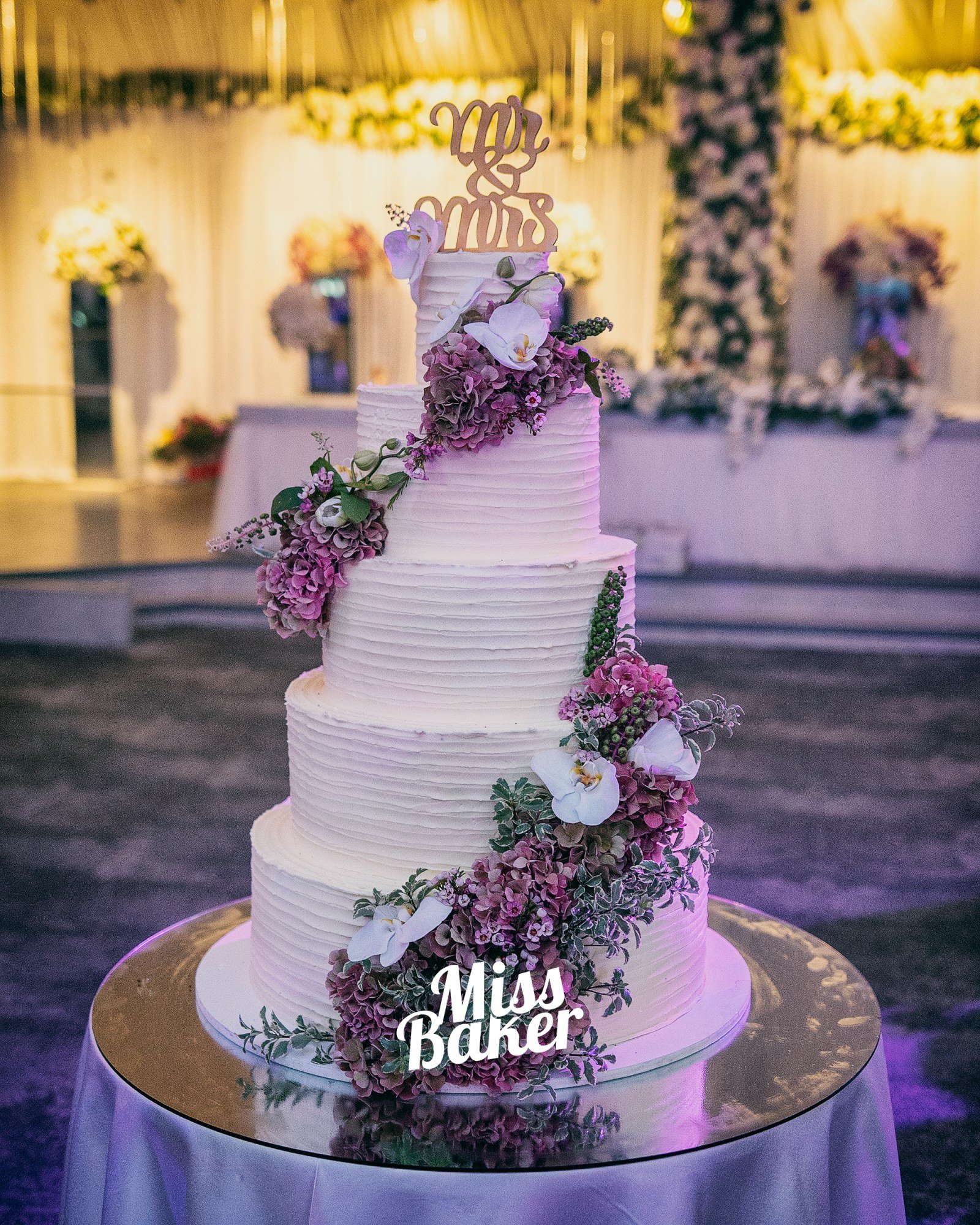 La Prezentara Tortului — tort etajat, patru niveluri, decor nuntă — Miss Baker Constanța