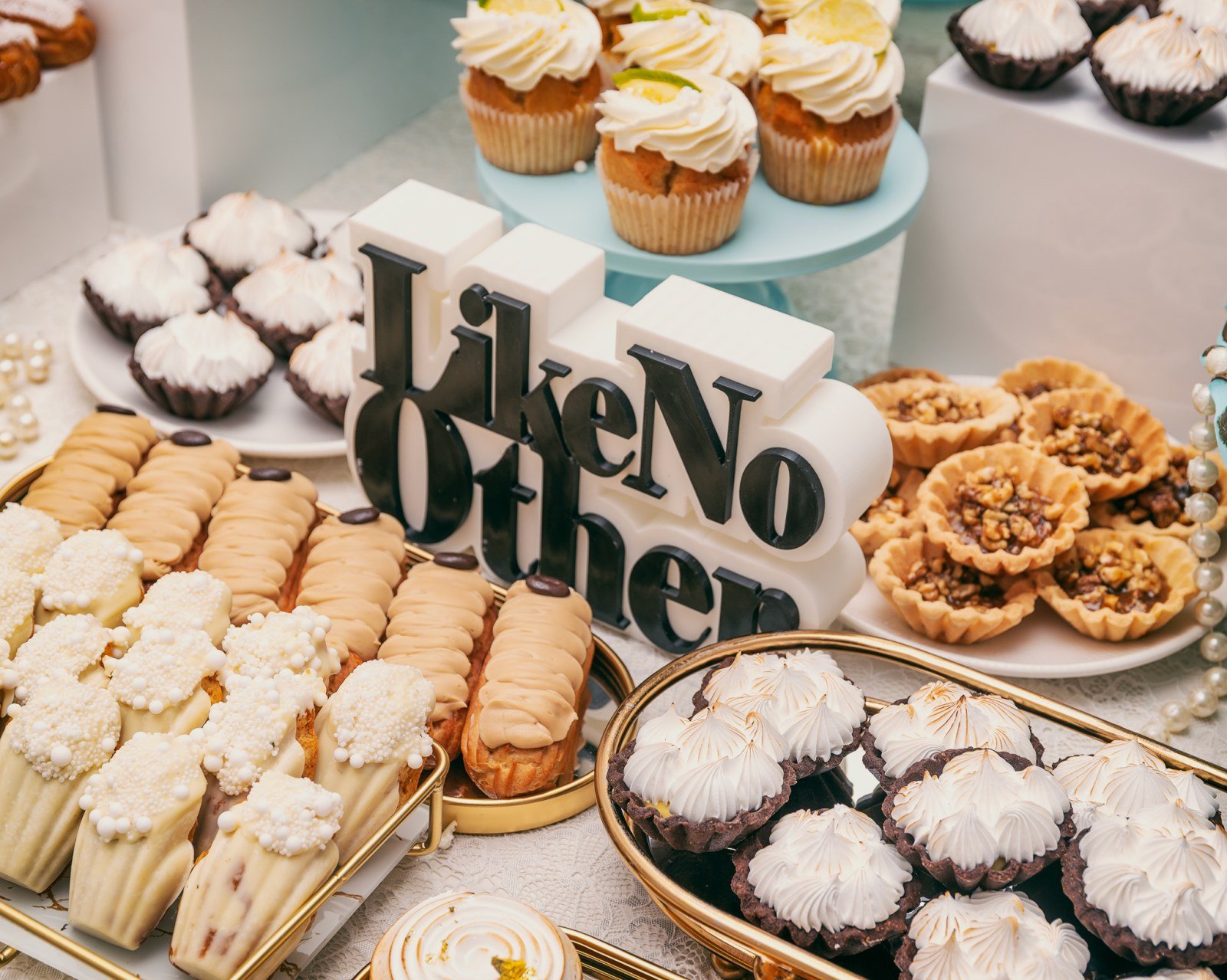 Candy Bar pentru nuntă — candy bar, personalizat, elegant — Miss Baker Constanța