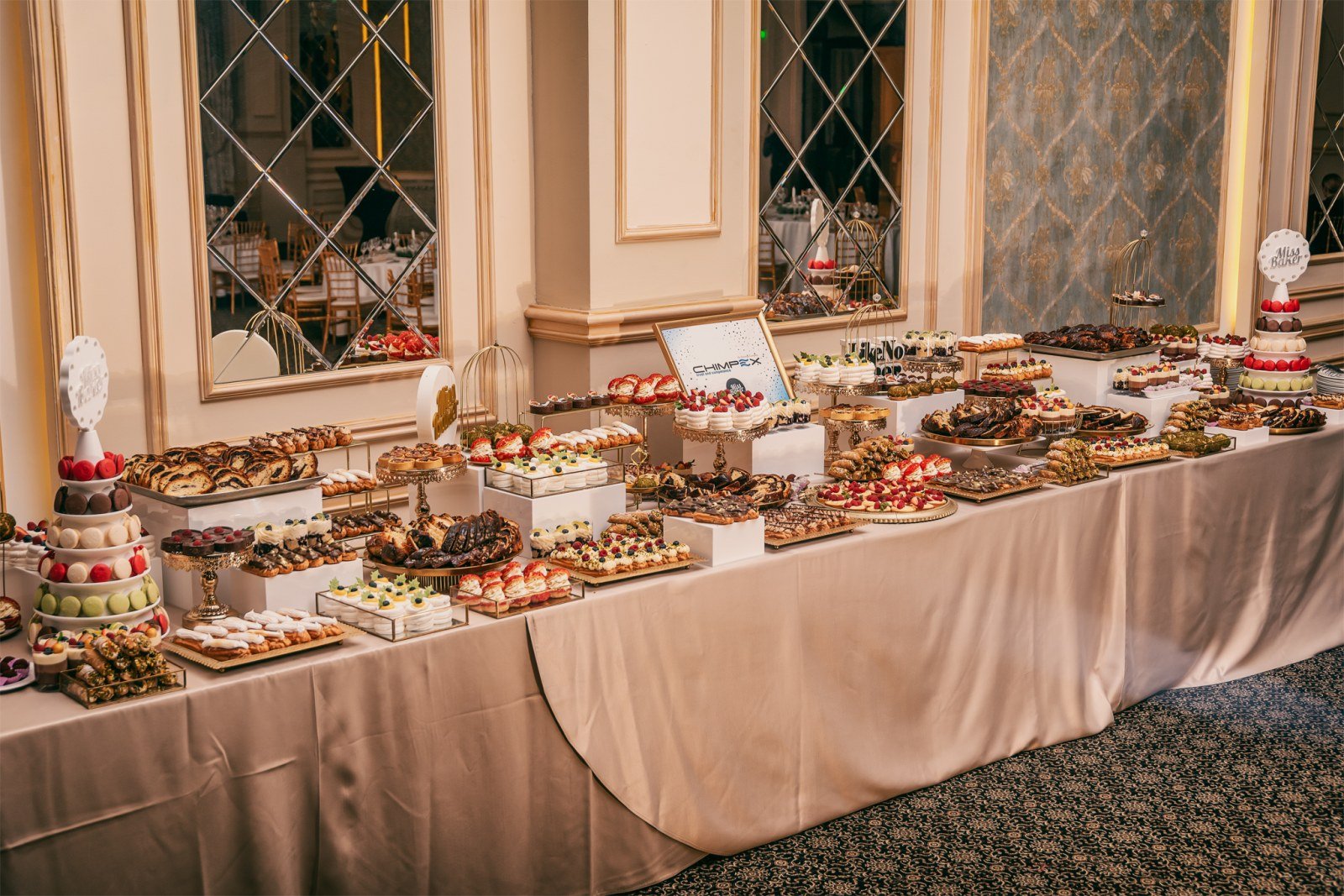 Candy Bar pentru nuntă — candy bar, decor nuntă, elegant — Miss Baker Constanța