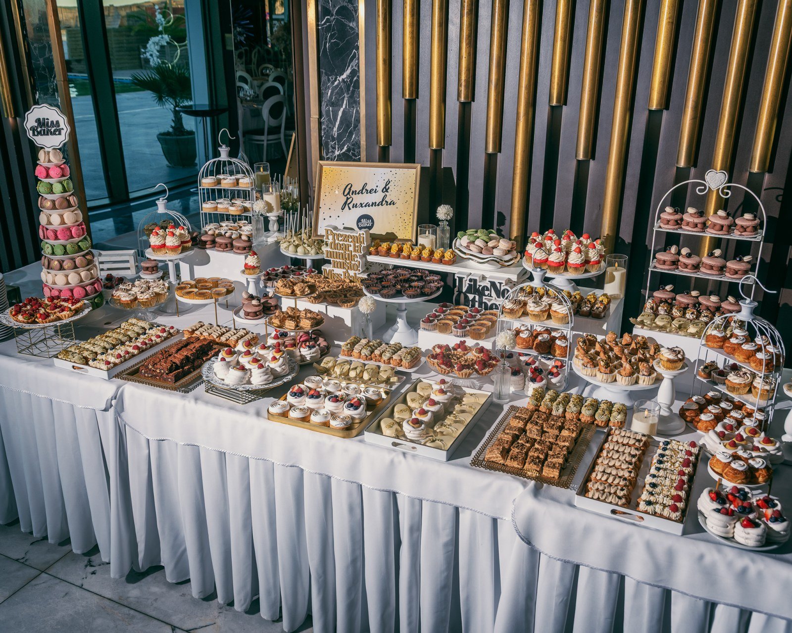 Candy Bar pentru nuntă — candy bar, decor nuntă, personalizat — Miss Baker Constanța