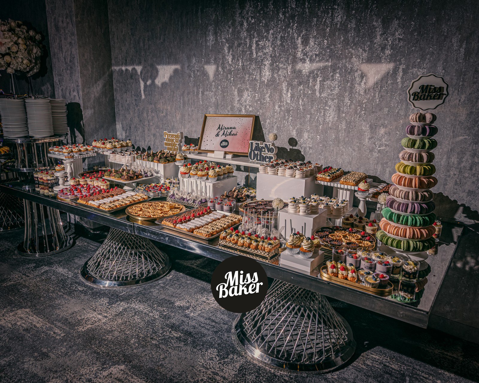 Candy Bar pentru nuntă — candy bar, urban, fundal beton — Miss Baker Constanța