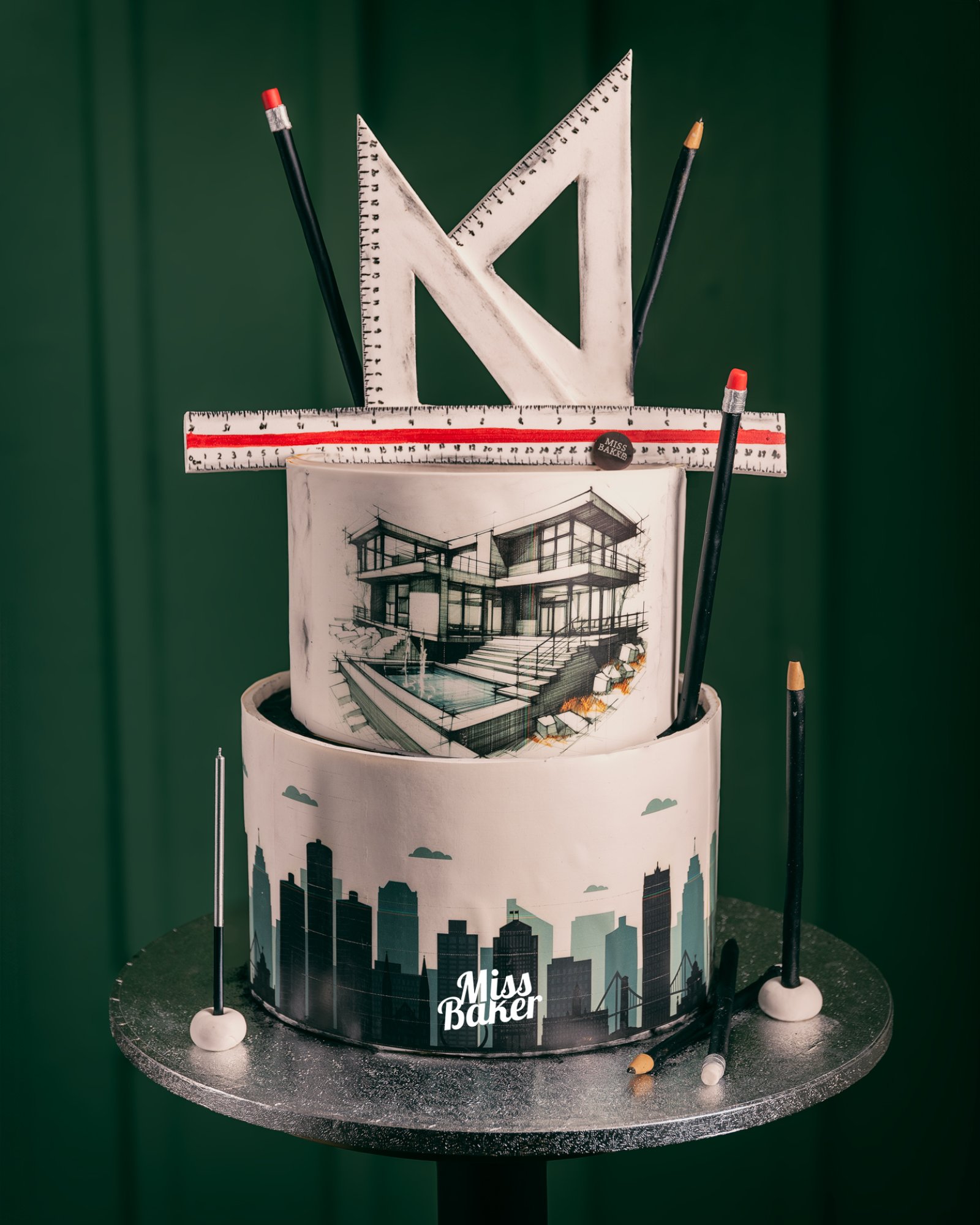 Torturi Corporate — schiță arhitecturală, siluetă oraș, creion decorativ — Miss Baker Constanța