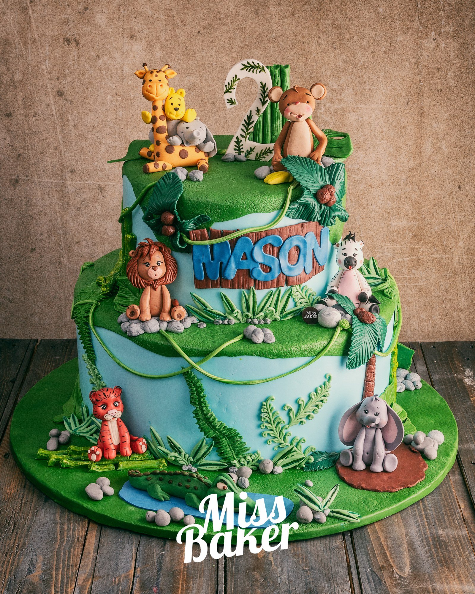 Torturi de botez — figurina girafă, figurina leu, figurina elefant — Miss Baker Constanța