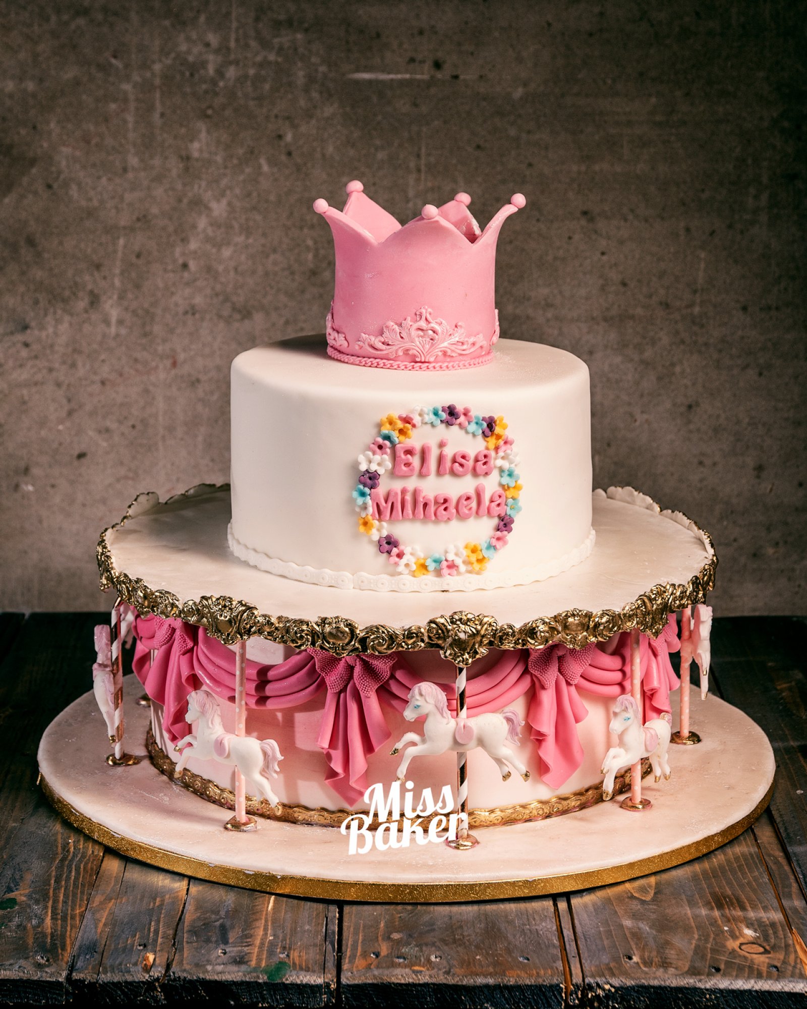 Torturi de botez — tort etajat, două niveluri, personalizat — Miss Baker Constanța