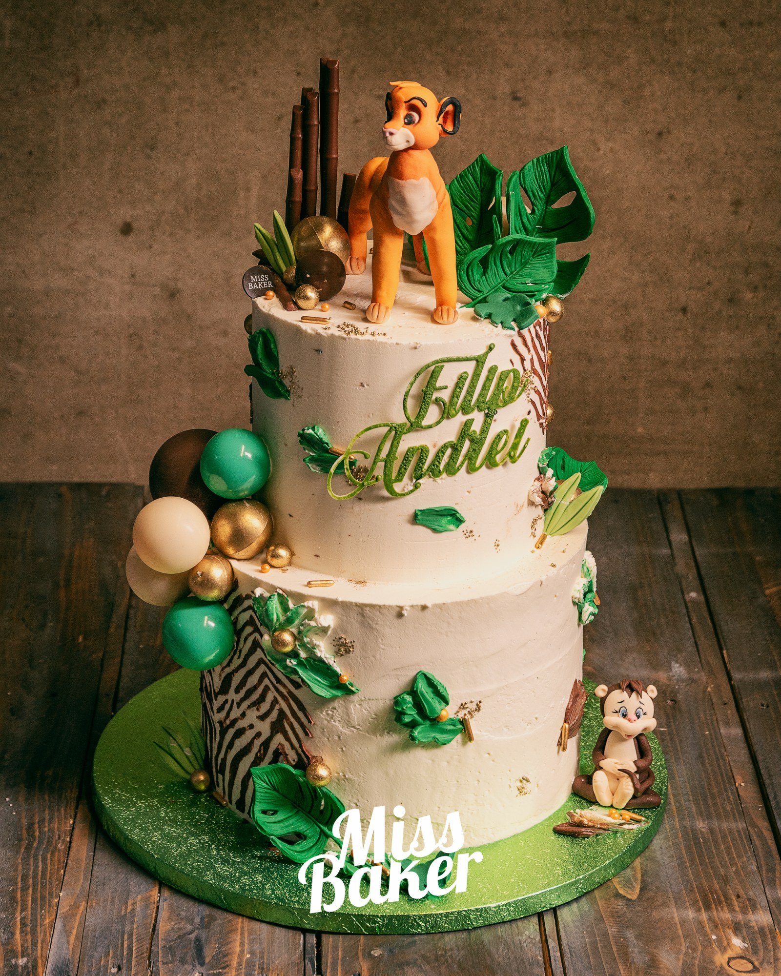 Torturi de botez — tort etajat, două niveluri, personalizat — Miss Baker Constanța