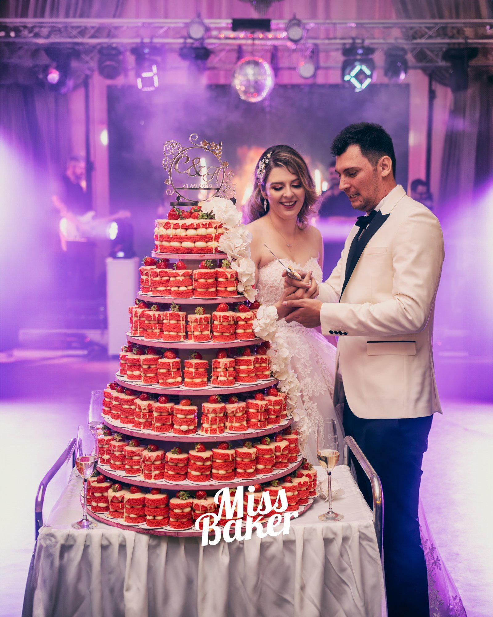 La Prezentara Tortului — tort de nuntă, macarons, evenimente speciale — Miss Baker Constanța
