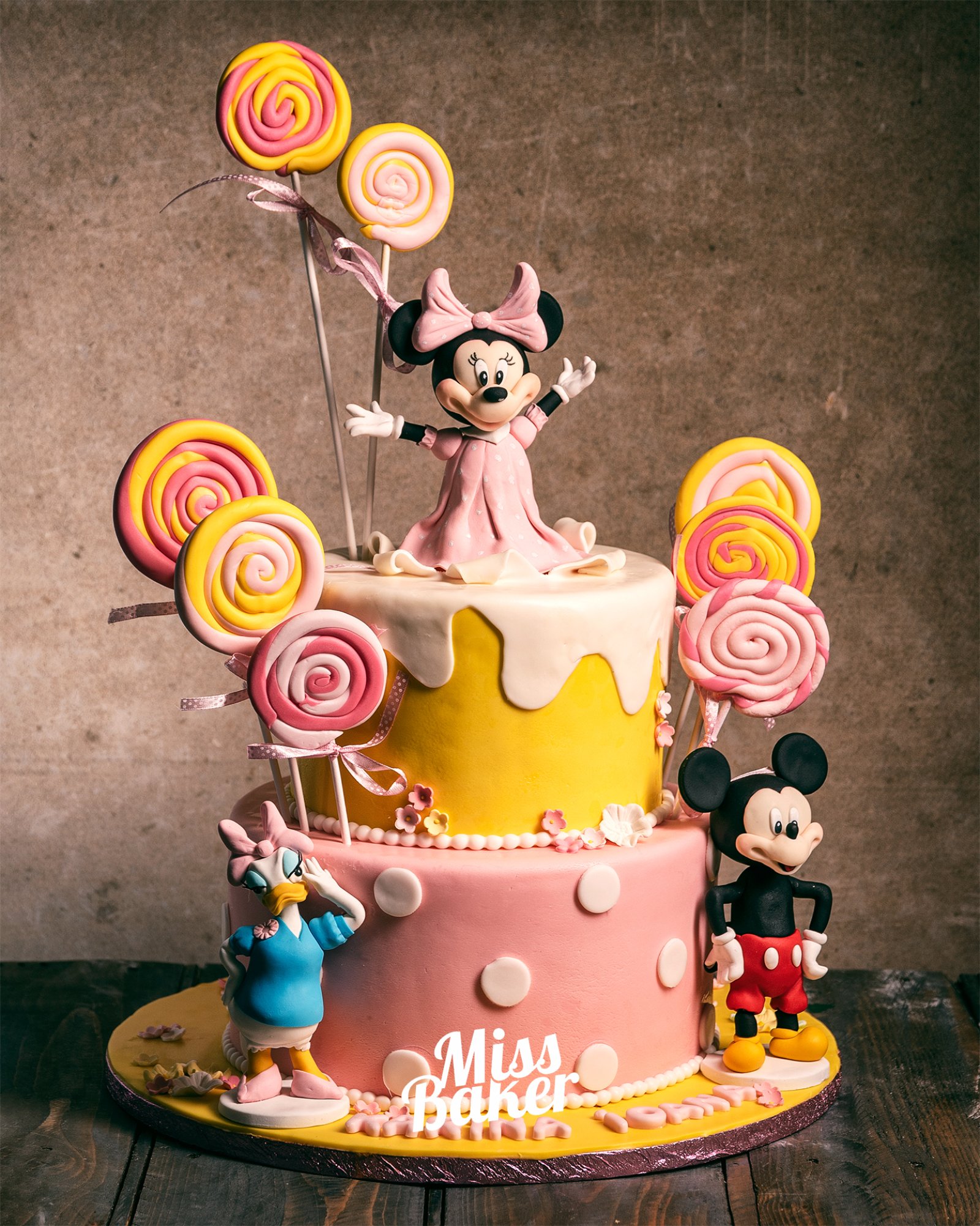 Torturi de botez — tort etajat, două niveluri, personalizat — Miss Baker Constanța