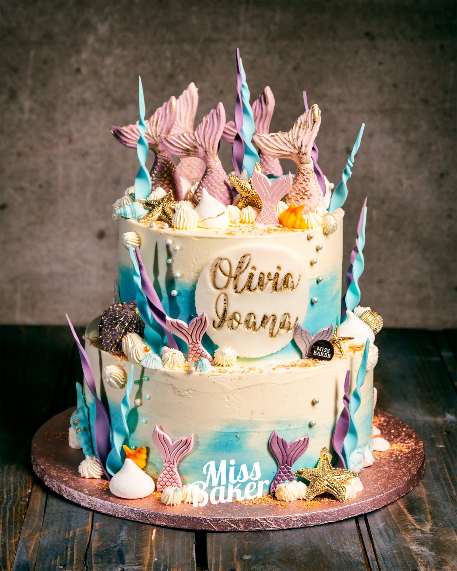 Torturi de botez — tort etajat, două niveluri, personalizat — Miss Baker Constanța