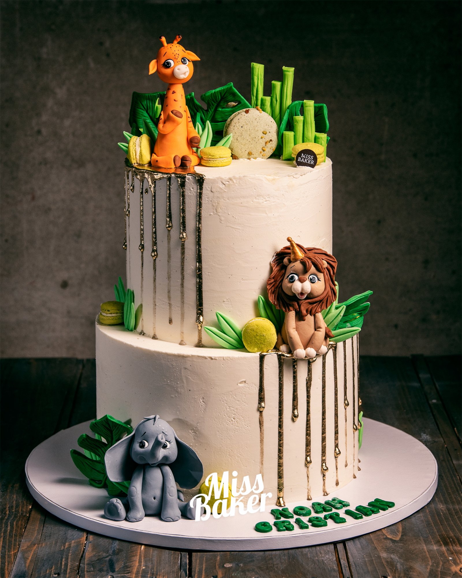 Torturi de botez — girafă fondant, leu fondant, elefant fondant — Miss Baker Constanța
