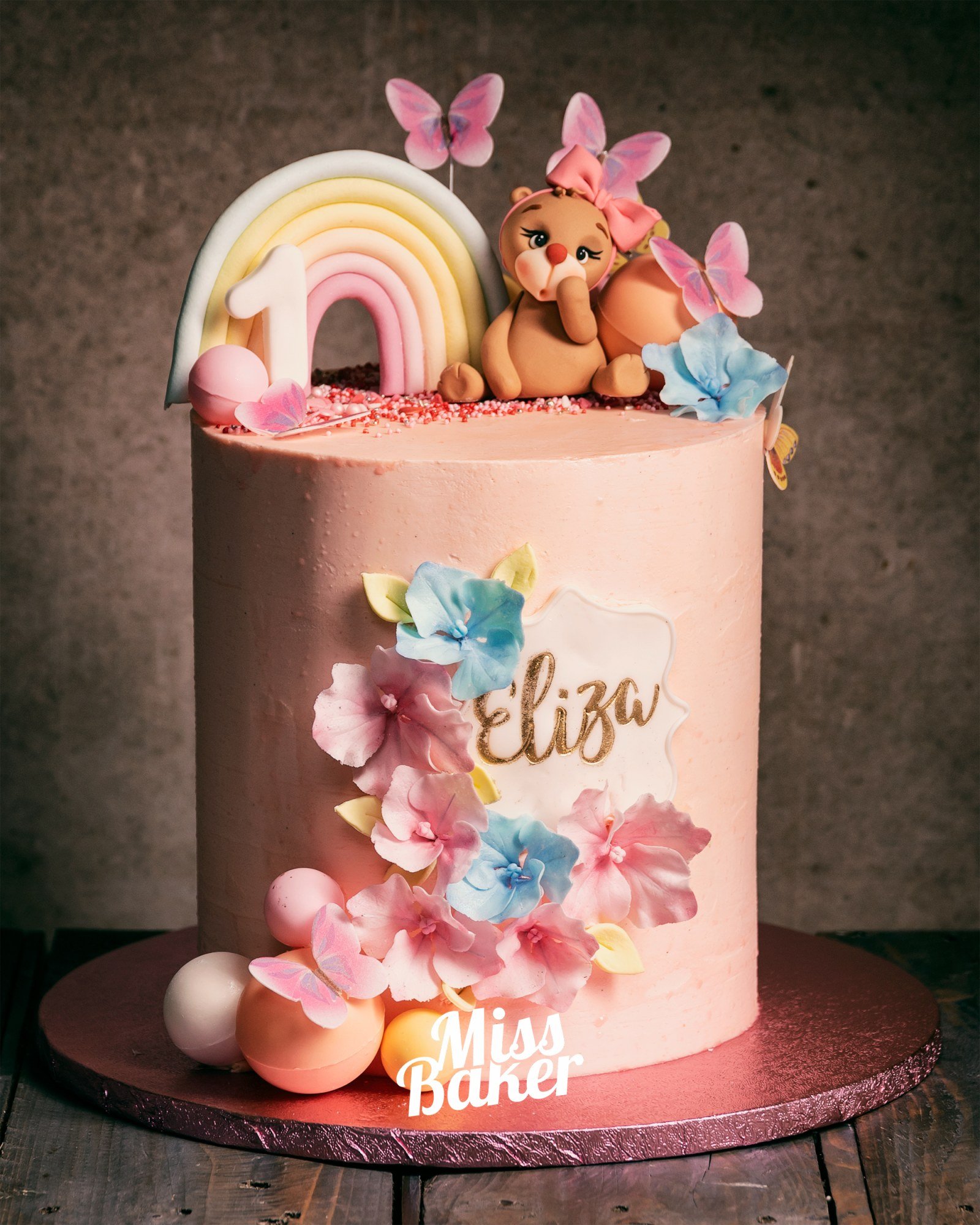Torturi de botez — figurina elefant roz, curcubeu pastel, fluturi roz — Miss Baker Constanța