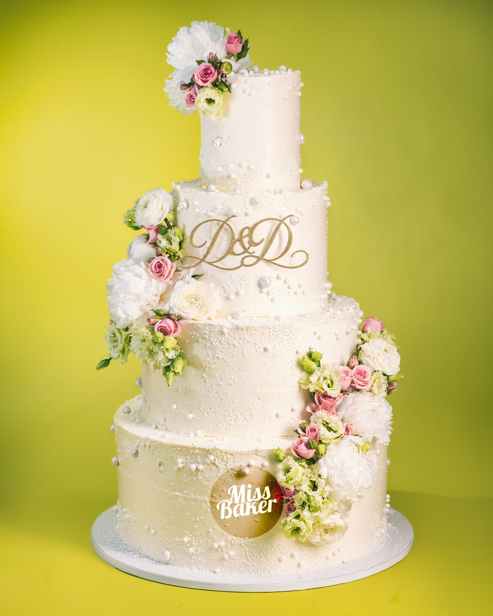 Torturi de nuntă de la Miss Baker — tort etajat, patru niveluri, decor nuntă