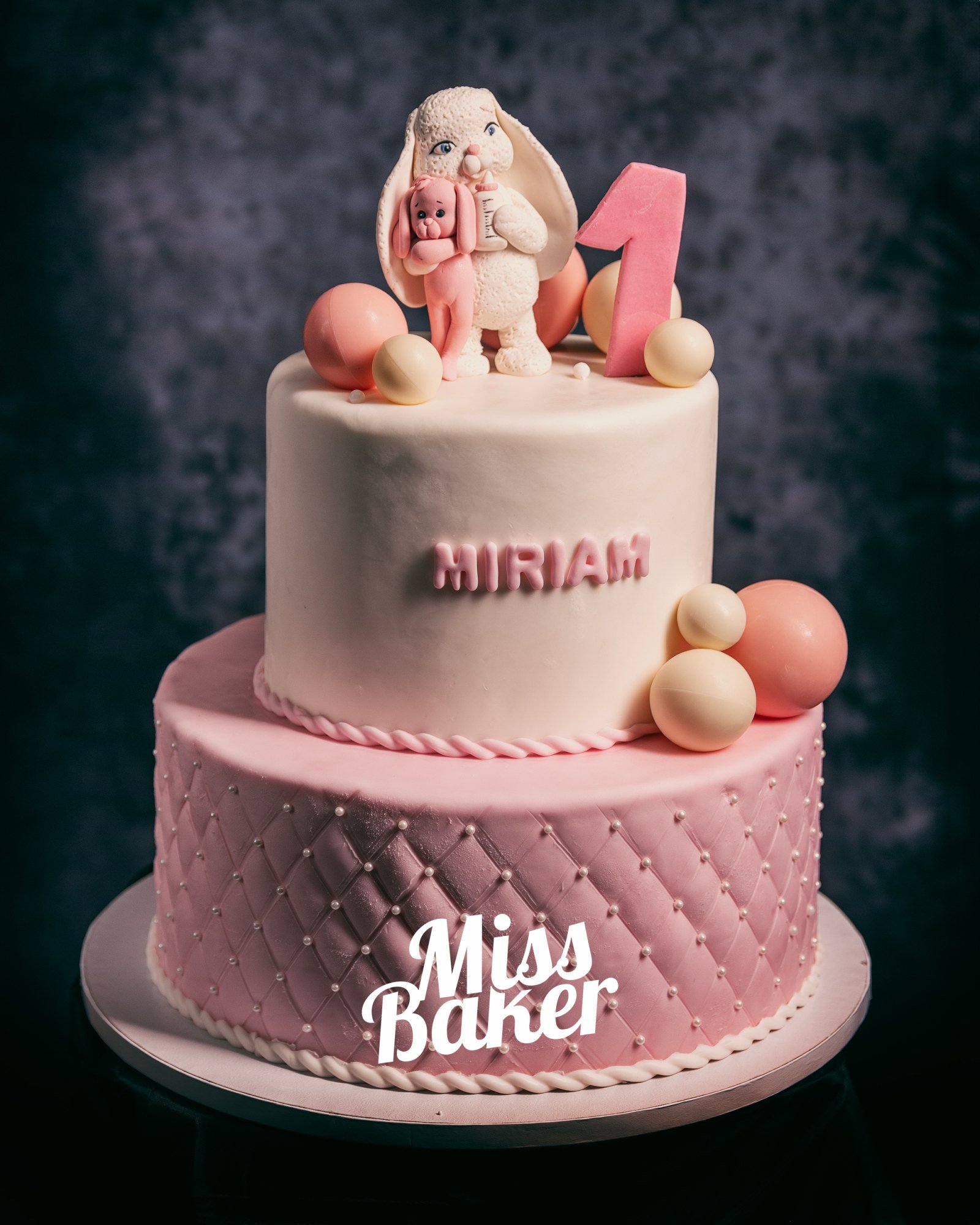 Toturi pentru copii — tort etajat, două niveluri, personalizat — Miss Baker Constanța