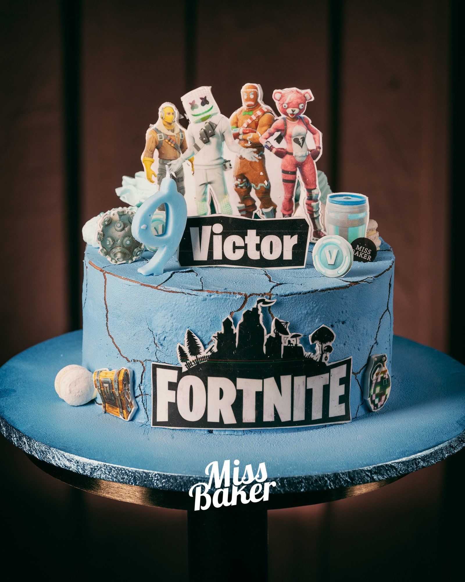 Toturi pentru copii — decor Fortnite, personaje decupate, număr aniversar albastru — Miss Baker Constanța