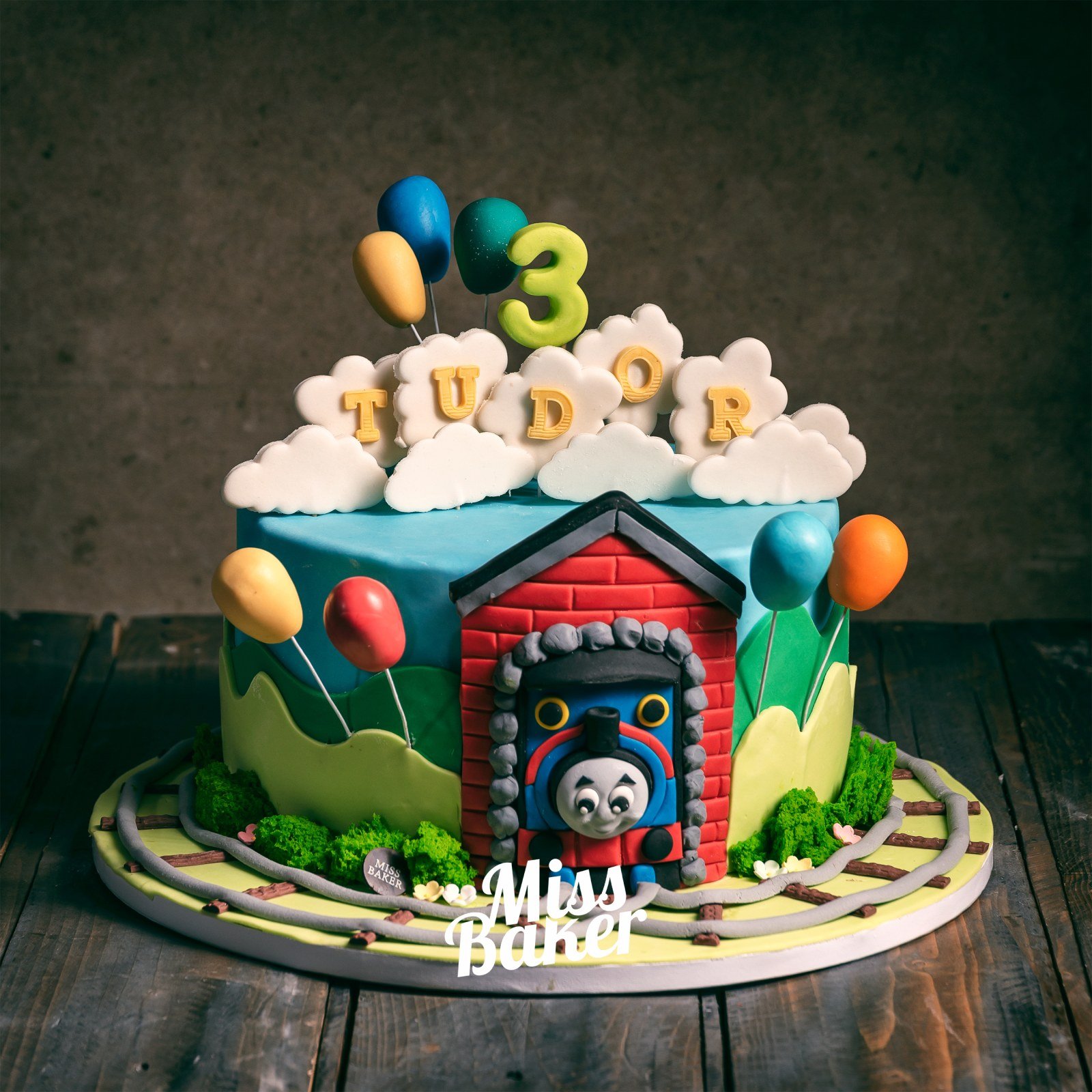 Toturi pentru copii — decor aniversar, personalizat, rotund — Miss Baker Constanța