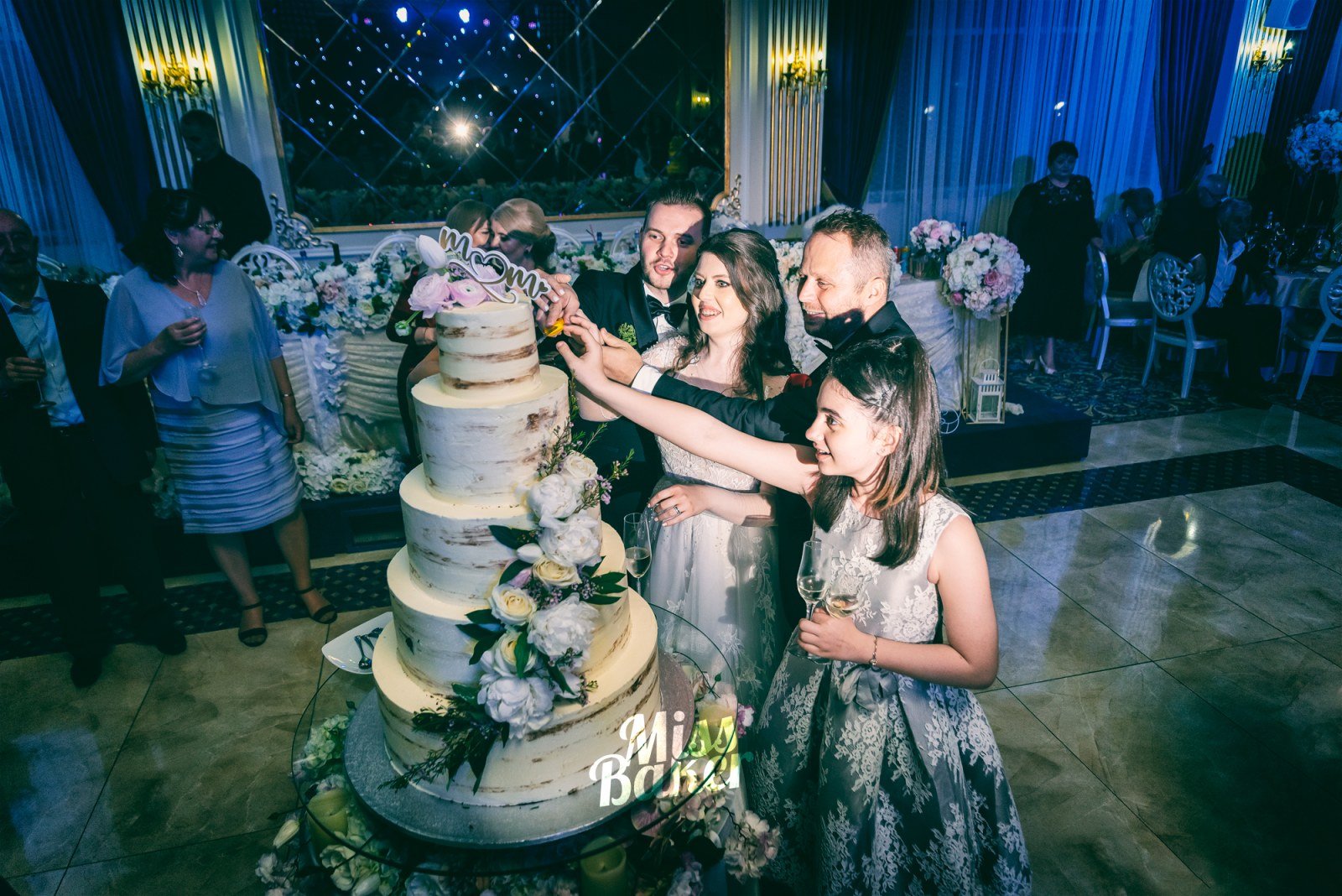 La Prezentara Tortului — tort etajat, patru niveluri, decor nuntă — Miss Baker Constanța