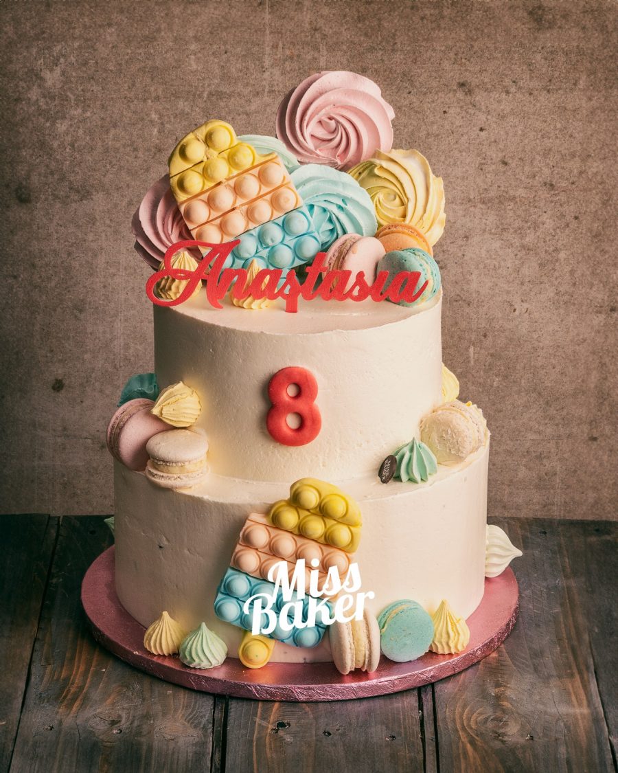 tort etajat, două niveluri, personalizat — Miss Baker Constanța