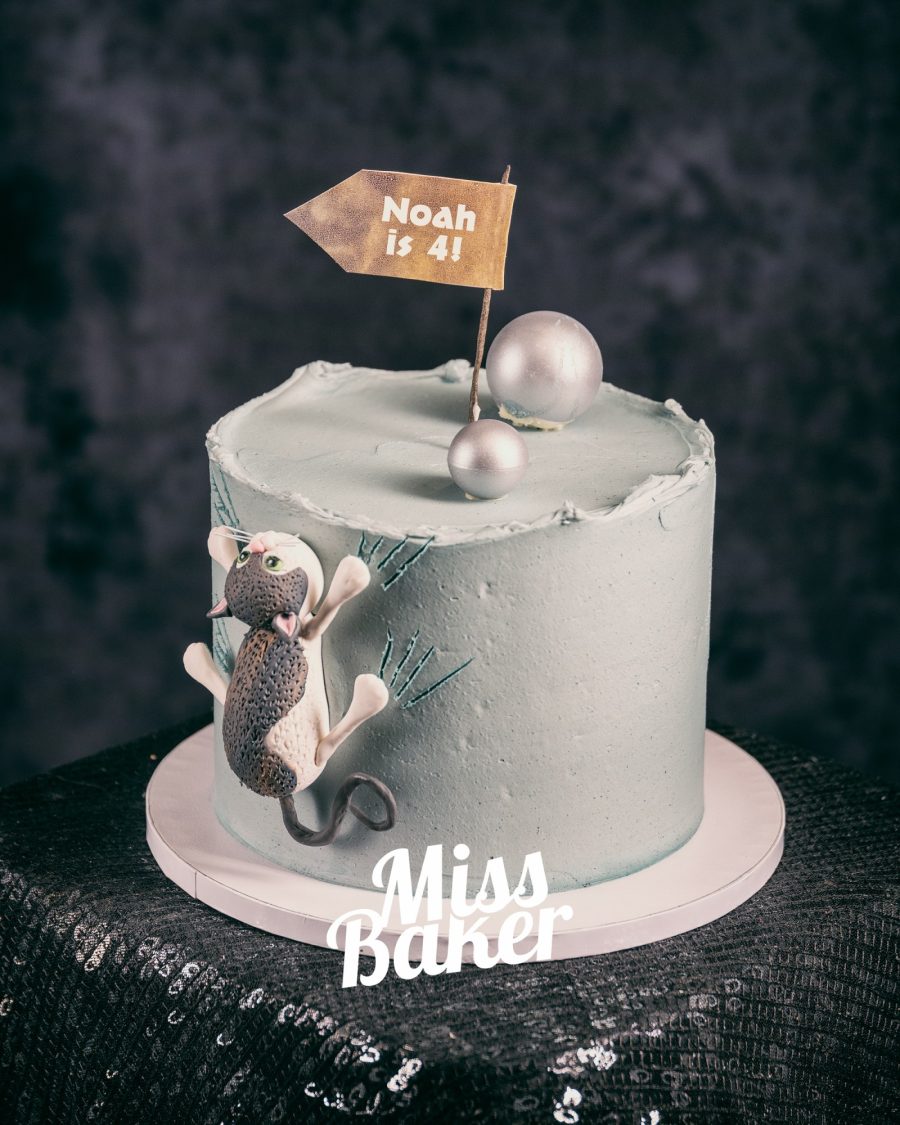 șoricel modelat, glazură bleu mat, sferă argintie mare — Miss Baker Constanța