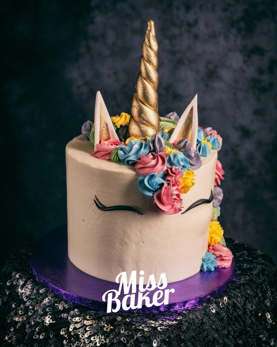 corn spiral auriu, urechi unicorn, coamă roz pastel — Miss Baker Constanța