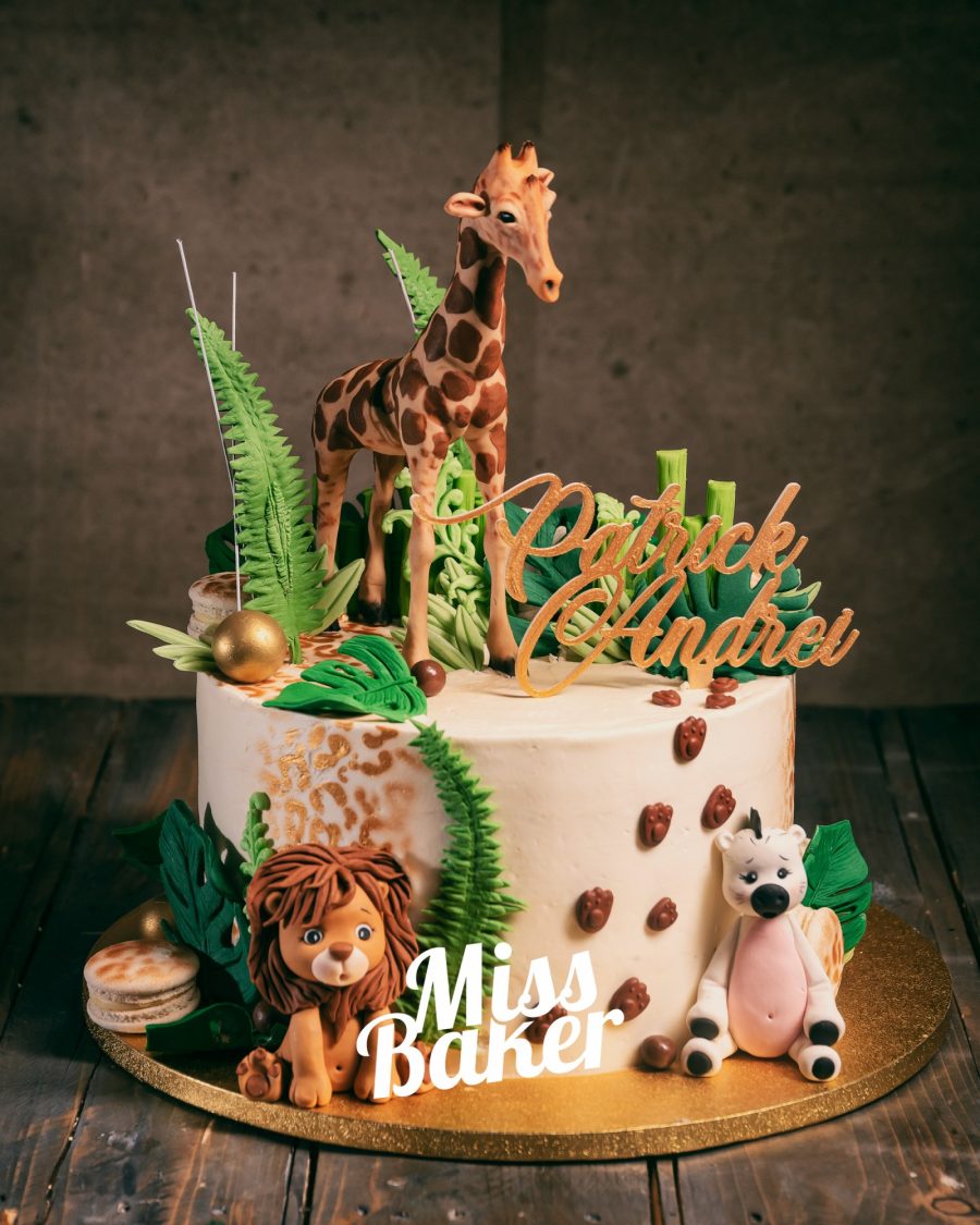 girafă modelată, leu fondant, zebră fondant — Miss Baker Constanța
