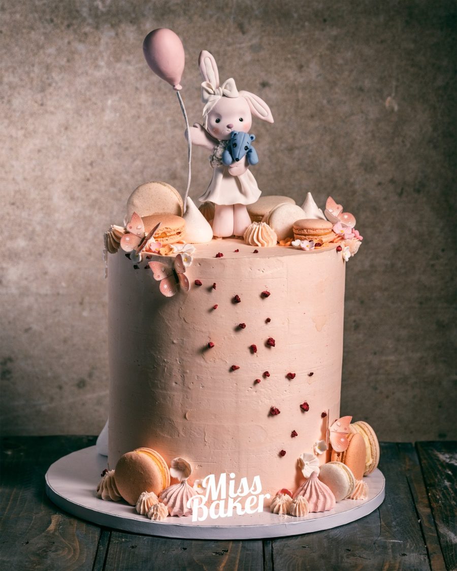 figurina iepuraș, balon roz, macarons piersică — Miss Baker Constanța