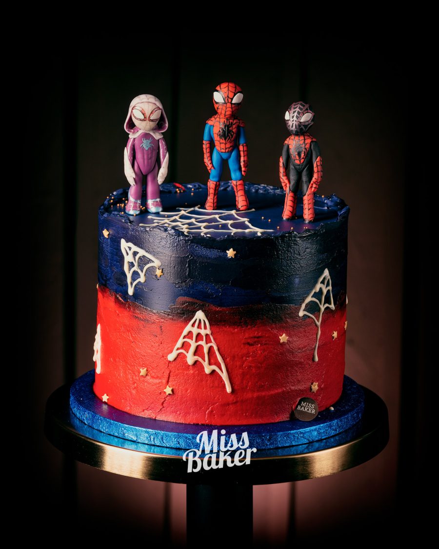 figurina Spider-Man centrală, figurina Spider-Gwen, figurina Miles Morales — Miss Baker Constanța