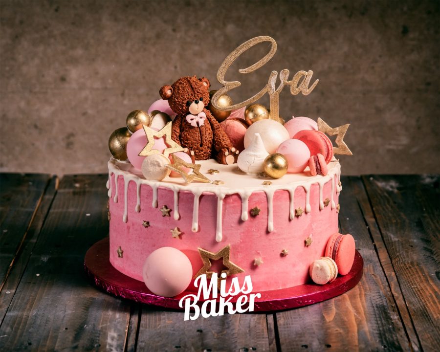 ursuleț modelat, glazură curgătoare albă, macaron roz — Miss Baker Constanța