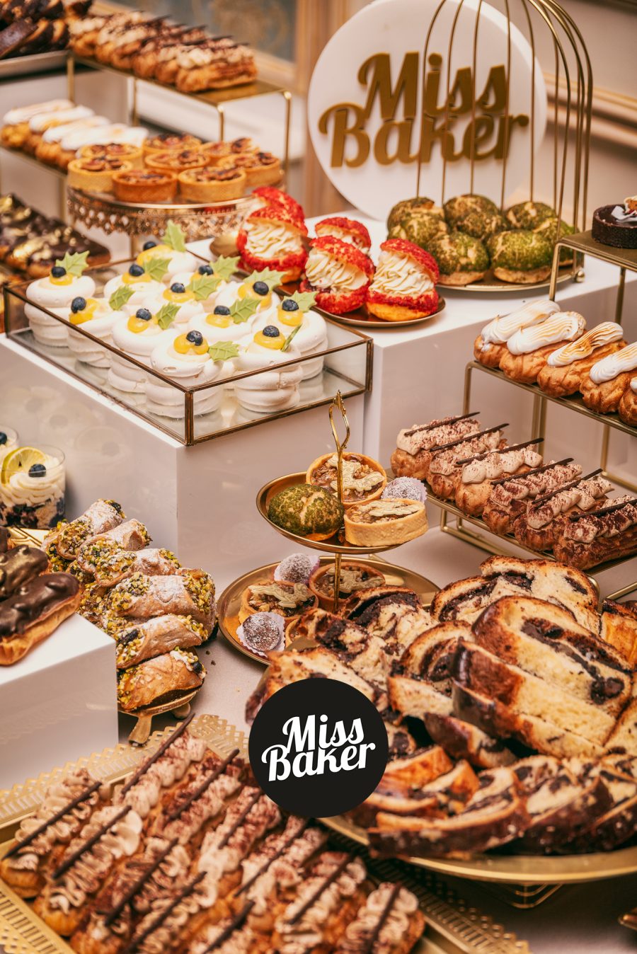 candy bar, aranjament asimetric, aranjament superior — Miss Baker Constanța