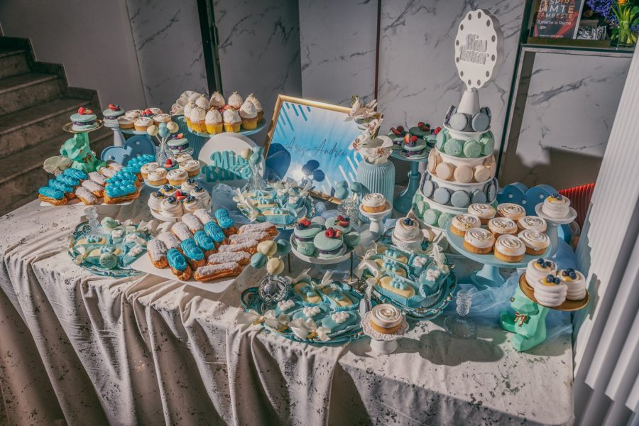 candy bar, decor aniversar, alb crem — Miss Baker Constanța