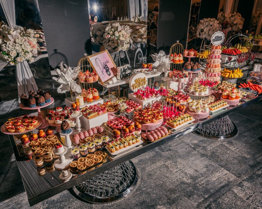 candy bar, masă dulciuri, aranjament vertical — Miss Baker Constanța