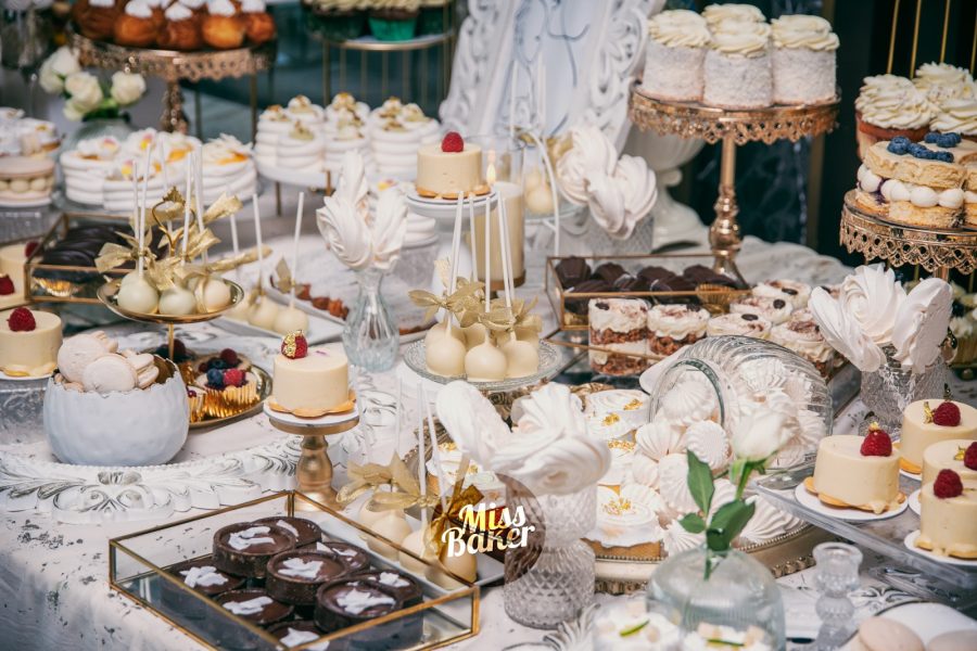 candy bar, decor nuntă, elegant — Miss Baker Constanța