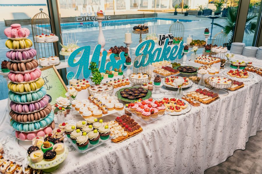 candy bar, masă dulce, aranjament bogat — Miss Baker Constanța
