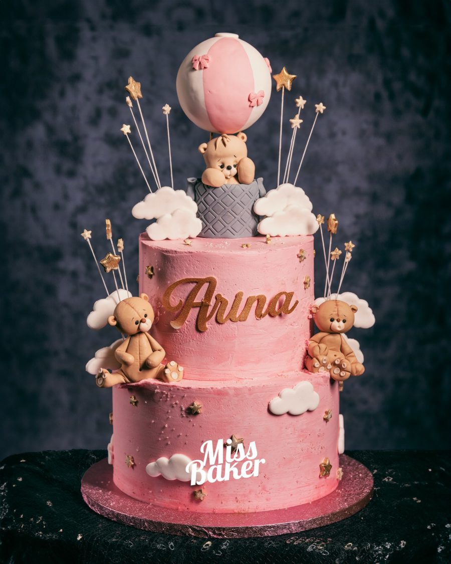 ursuleț modelat, balon aer cald roz-alb, nume personalizat auriu — Miss Baker Constanța