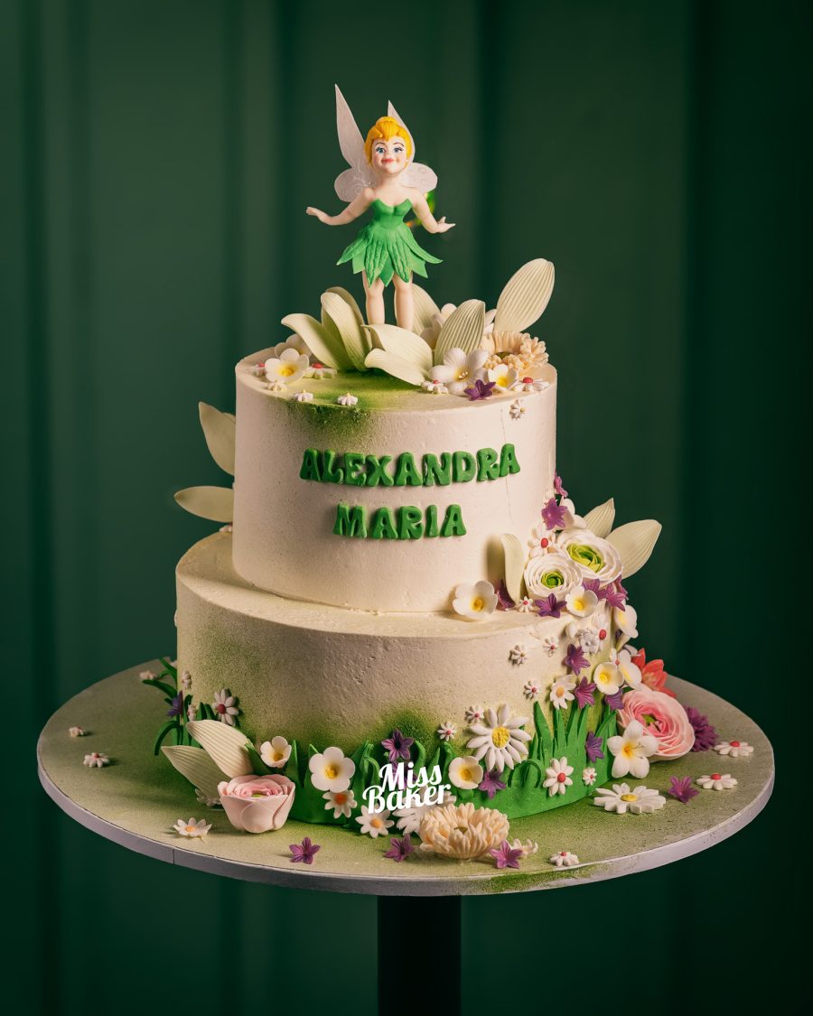 figurina Tinkerbell, litere verzi reliefate, frunze modelate manual — Miss Baker Constanța