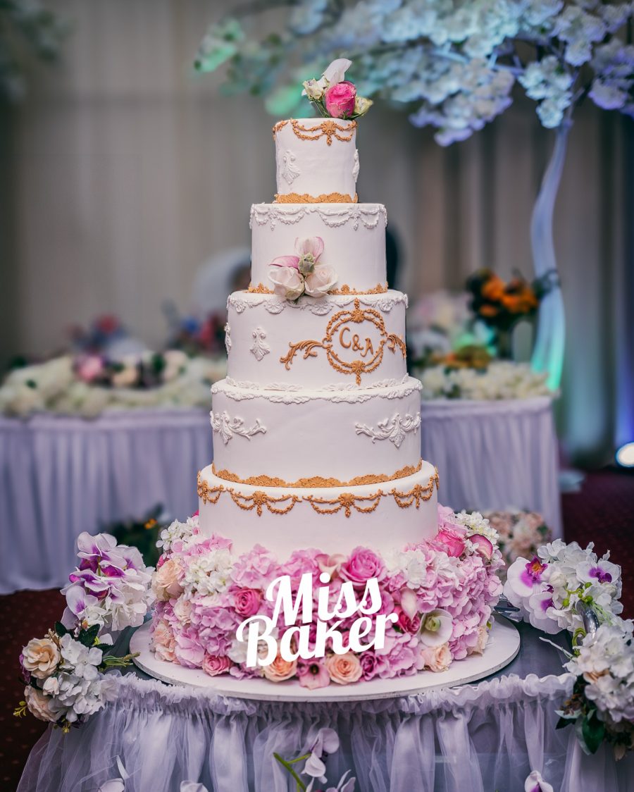 tort etajat, cinci niveluri, decor nuntă — Miss Baker Constanța