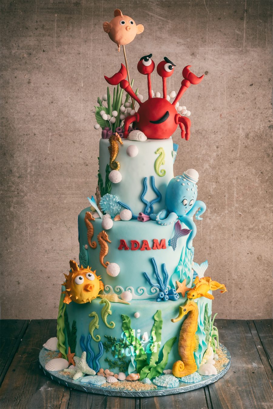 crab roșu 3D, pește balon galben, caracatiță albastră — Miss Baker Constanța