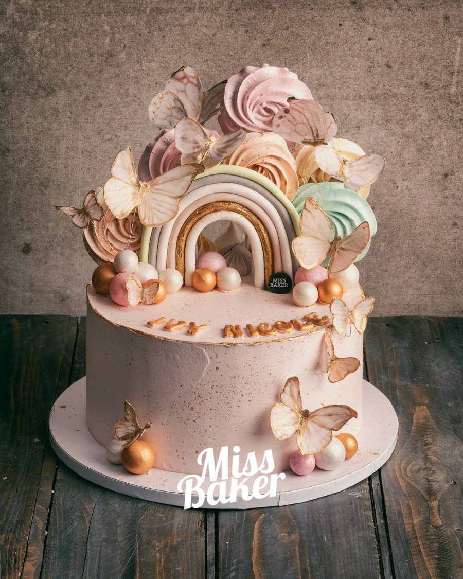 curcubeu tridimensional, fluturi translucizi, bezele spiralate pastel — Miss Baker Constanța