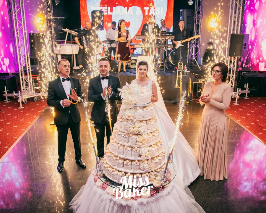 tort etajat, decor nuntă, personalizat — Miss Baker Constanța