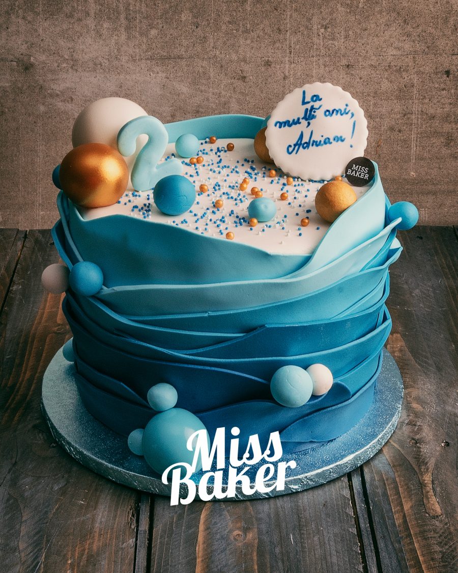 valuri fondant albastre, sferă aurie, sferă albastru deschis — Miss Baker Constanța