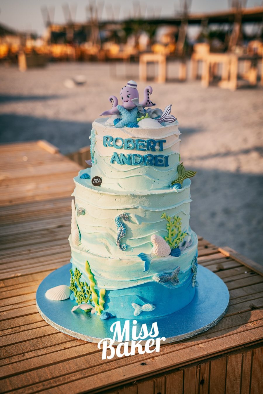 tort etajat, trei niveluri, personalizat — Miss Baker Constanța