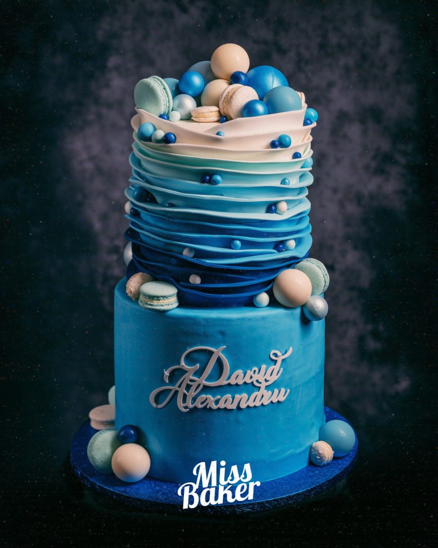 tort etajat, două niveluri, detaliu ondulat — Miss Baker Constanța
