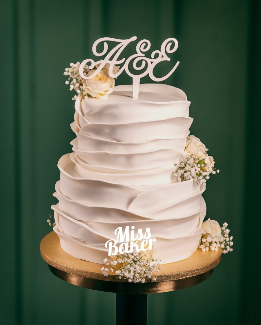 valuri pastă zahăr, gypsophila naturală, topper monogramă — Miss Baker Constanța