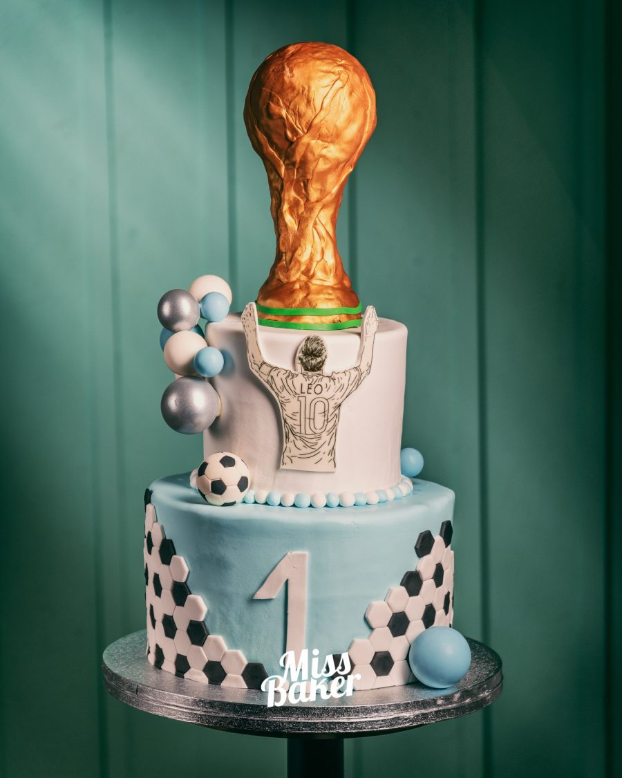trofeu Cupa Mondială auriu, margele decorative metalizate, minge fotbal fondant — Miss Baker Constanța
